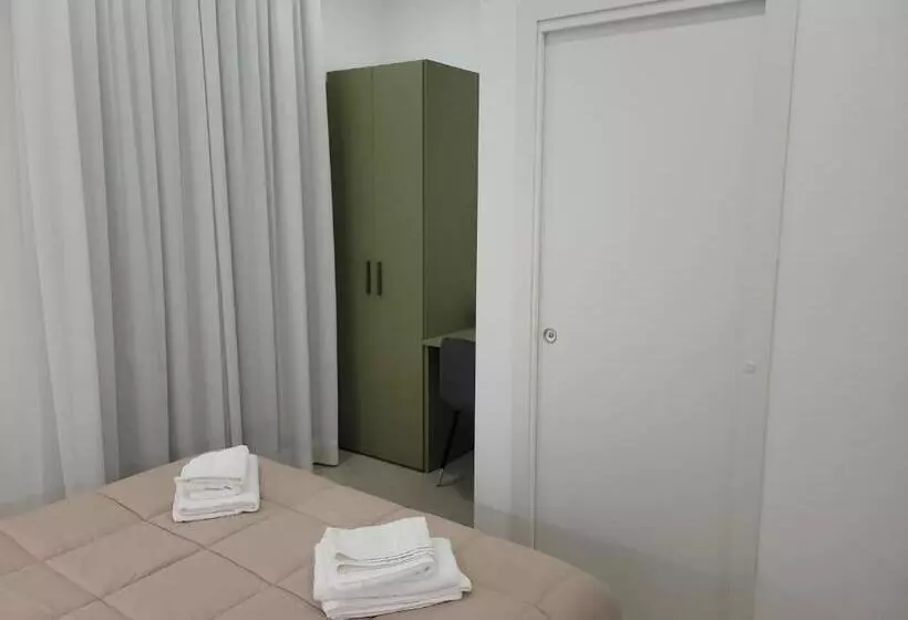 تختخواب و صبحانه Gemini Rooms