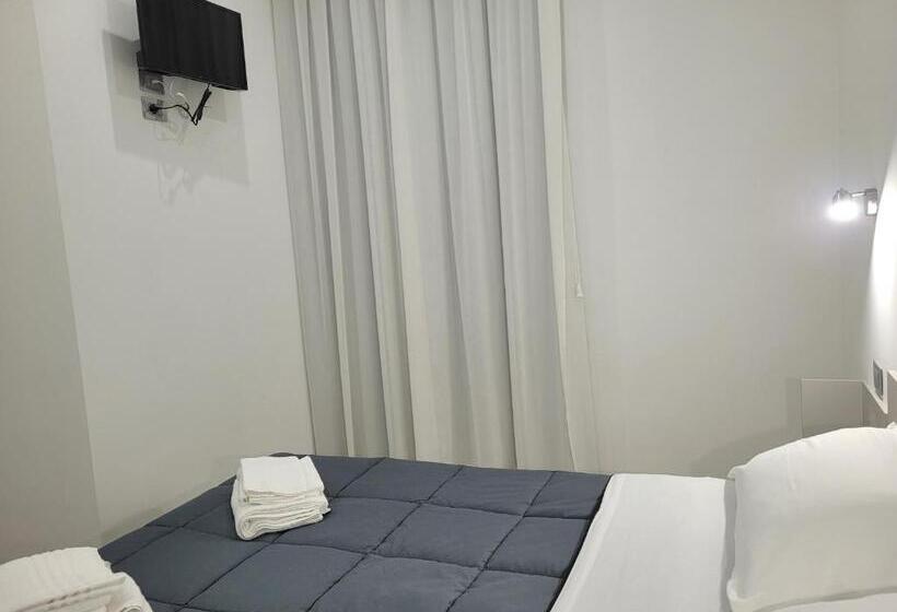 تختخواب و صبحانه Gemini Rooms