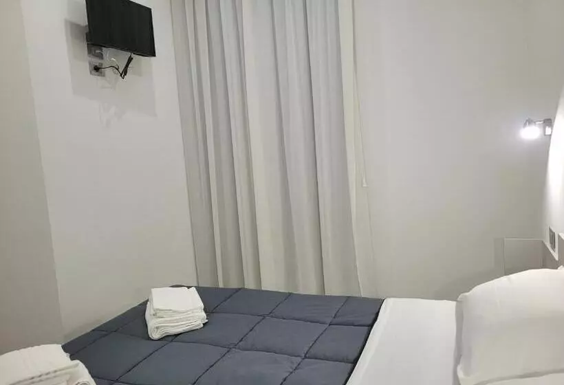 تختخواب و صبحانه Gemini Rooms
