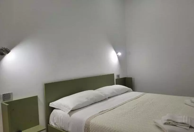 تختخواب و صبحانه Gemini Rooms