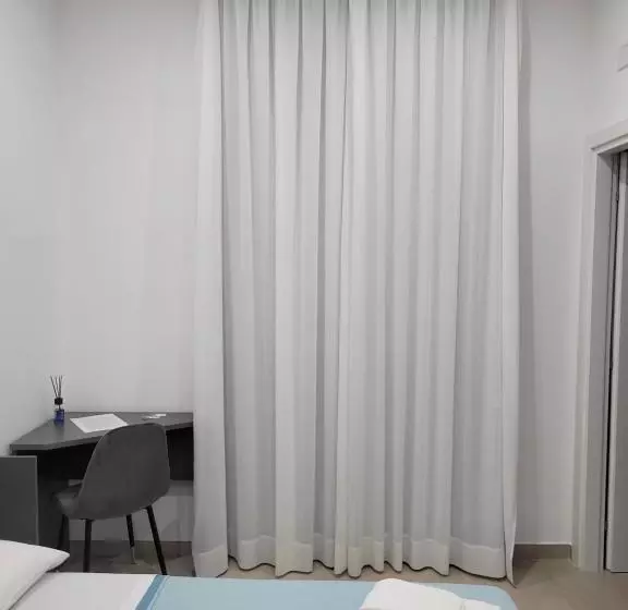 تختخواب و صبحانه Gemini Rooms