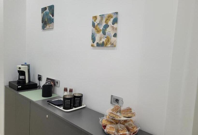 تختخواب و صبحانه Gemini Rooms