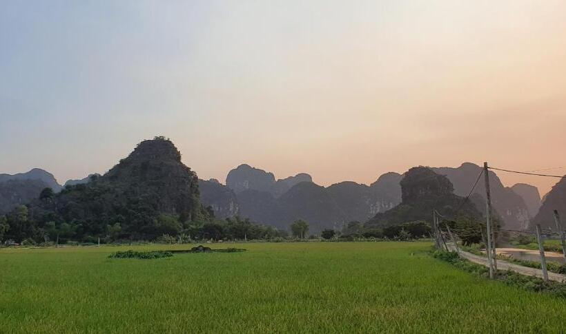 تختخواب و صبحانه Trang An Rice Field Homestay