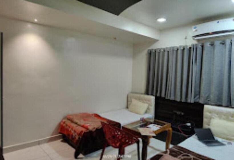 酒店 100 Blu Madhya Pradesh