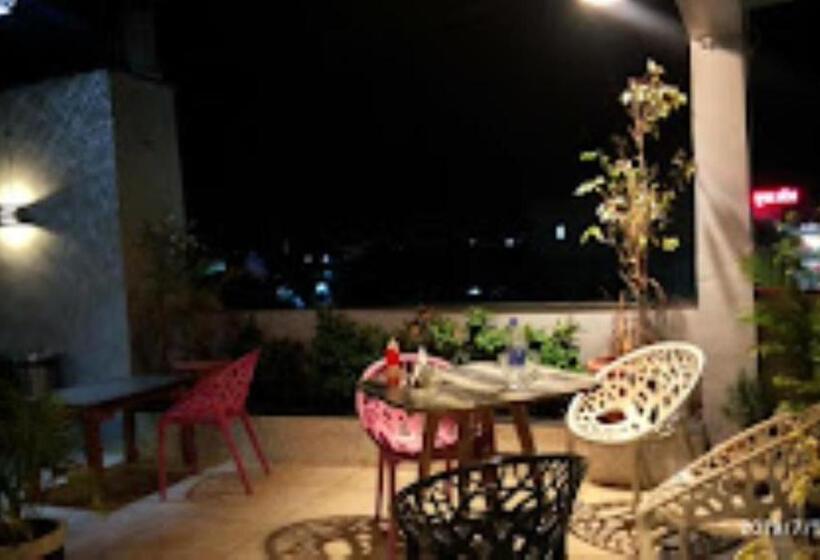 酒店 100 Blu Madhya Pradesh