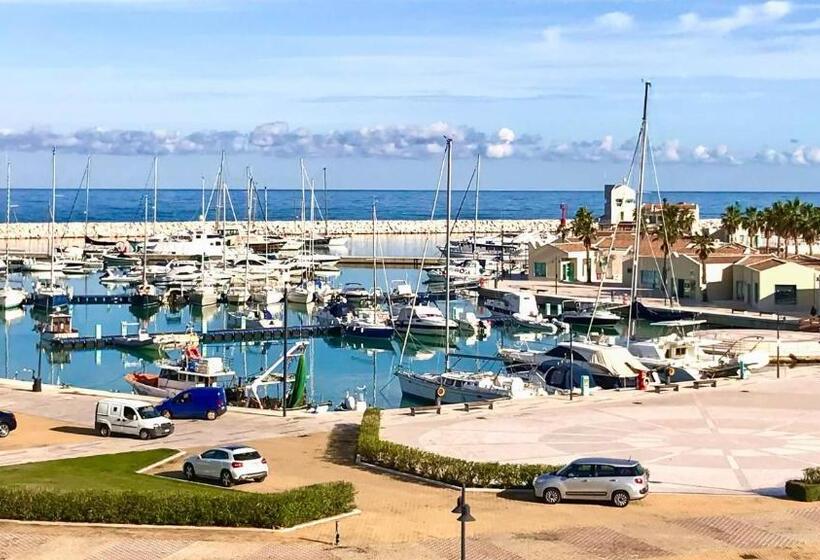 בית מלון כפרי Alba Living Room