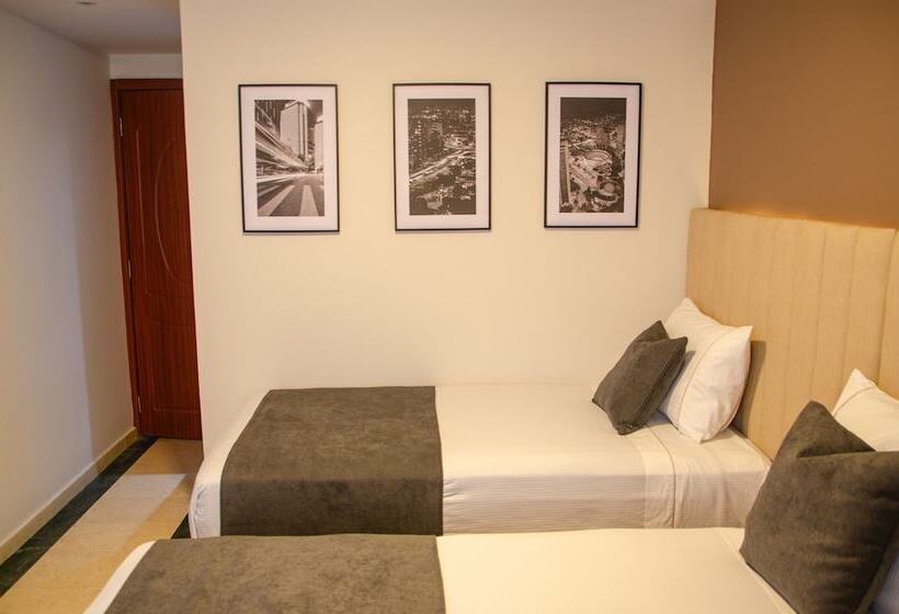 هتل Byhours Las Américas