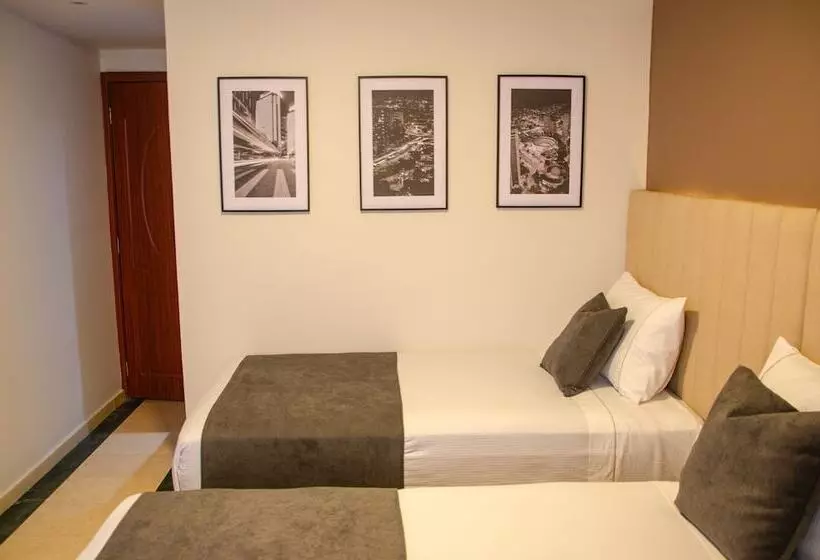 هتل Byhours Las Américas