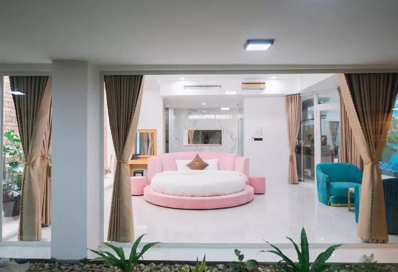 هتل Quy Tai Premium