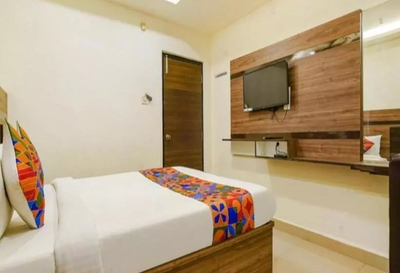 ホテル Rajvihari Residency