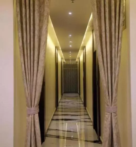 ホテル Rajvihari Residency