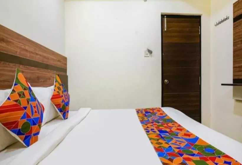 ホテル Rajvihari Residency