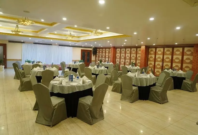 Hotelli Svn Lake Palace