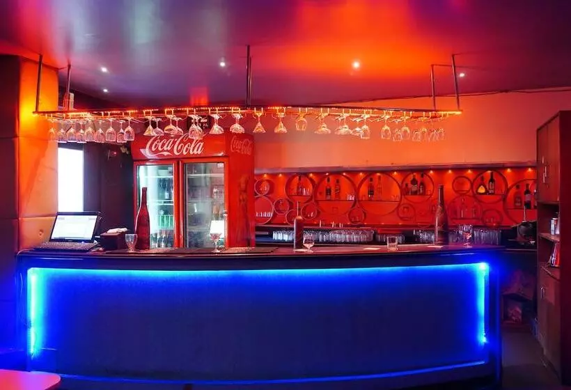 Hotelli Svn Lake Palace