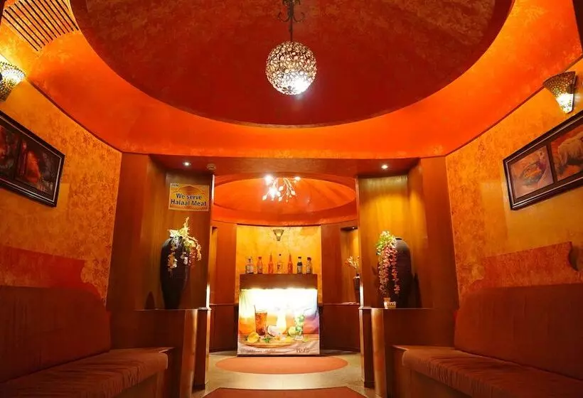 Hotelli Svn Lake Palace