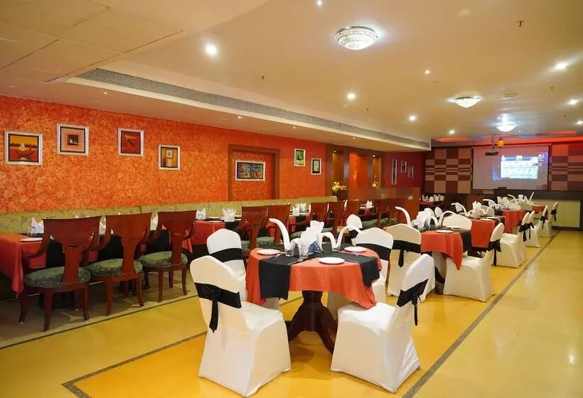 Hotelli Svn Lake Palace