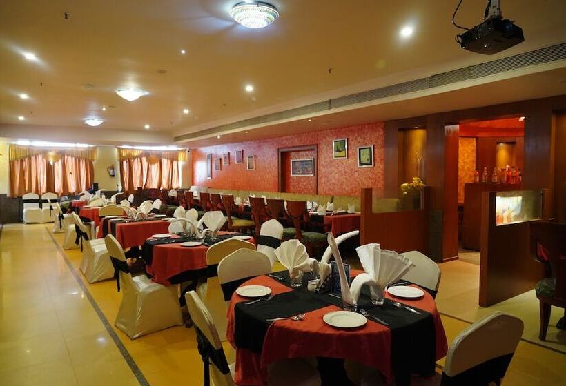 בית מלון כפרי Svn Lake Palace