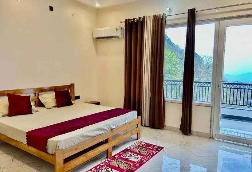 ホテル The Surya Inn Uttarakhand