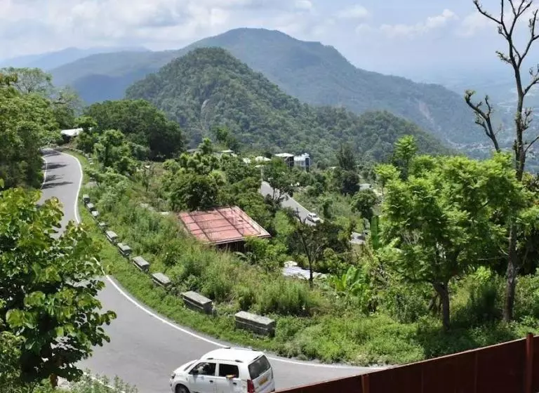 ホテル The Surya Inn Uttarakhand