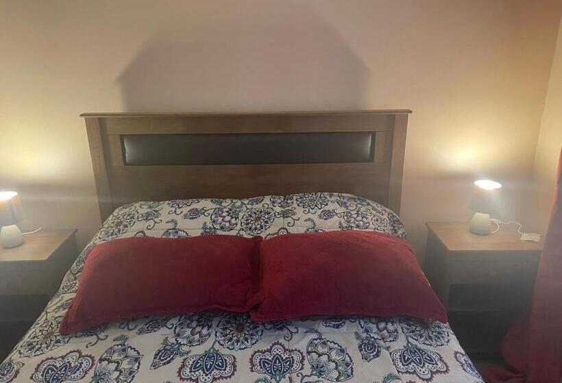 پانسیون Hostal Entreorientes