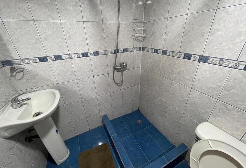 پانسیون Hostal Entreorientes