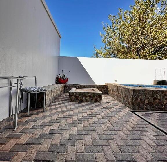 ペンション The Olive Branch Guesthouse And Animal Sanctuary