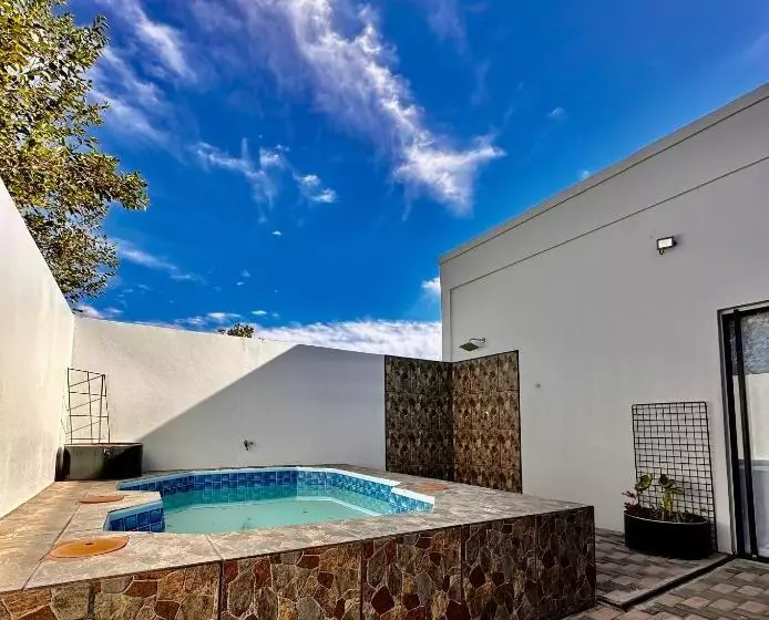 Majatalo The Olive Branch Guesthouse And Animal Sanctuary