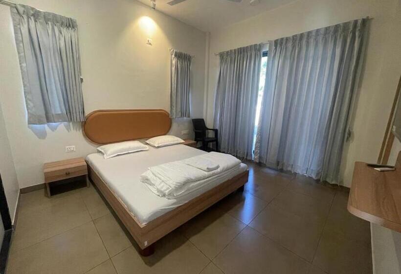 Resort Coastal Paradise