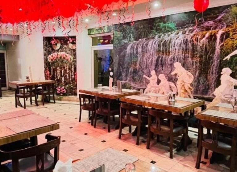 Shri Ram Hotel , Ayodhya