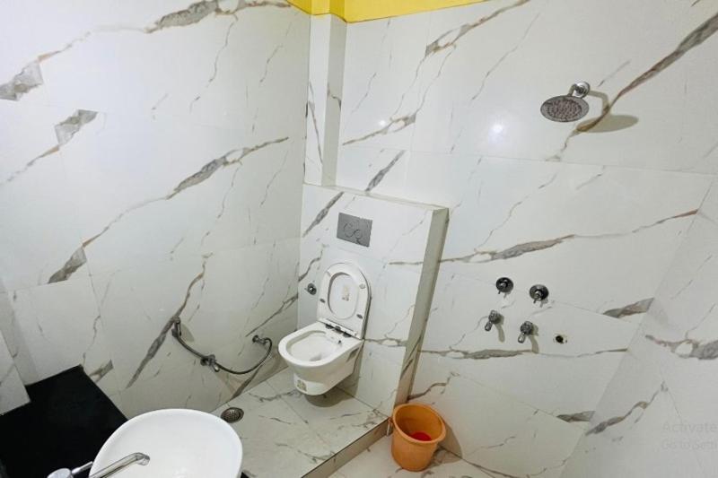 Shri Ram Hotel , Ayodhya