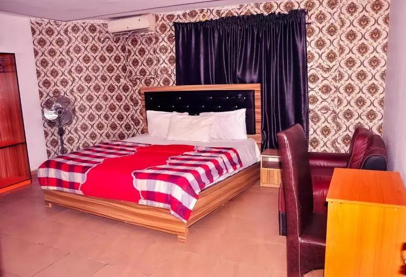 Trending Place Hotel And Suites