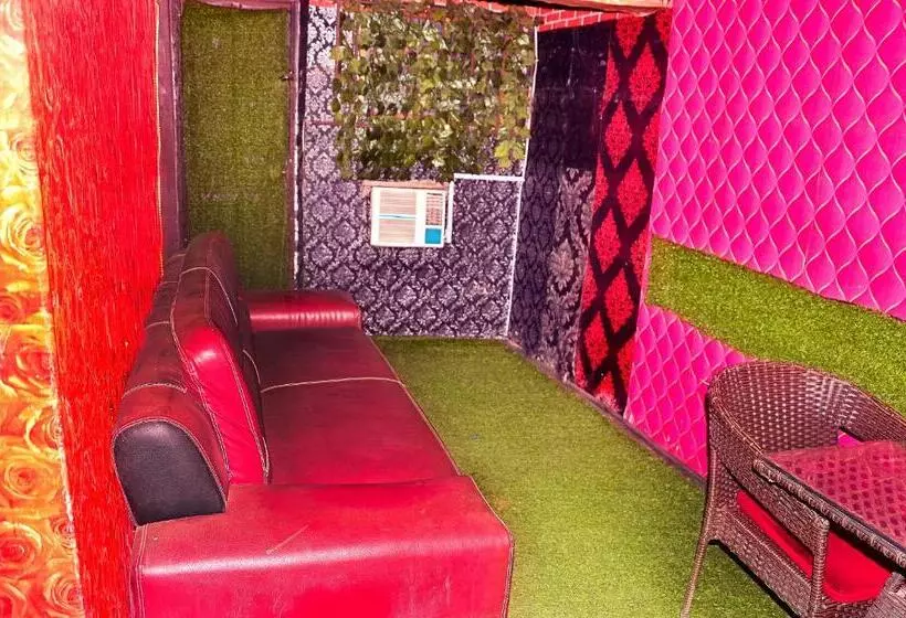 Trending Place Hotel And Suites