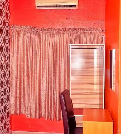 Trending Place Hotel And Suites