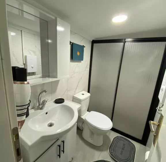 Yeldeği̇rmeni̇ Otel