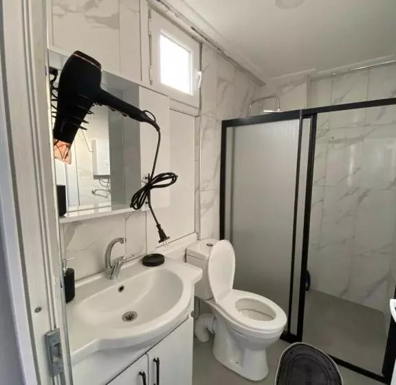 Yeldeği̇rmeni̇ Otel
