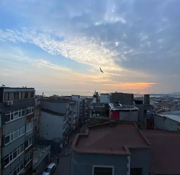 Yeldeği̇rmeni̇ Otel