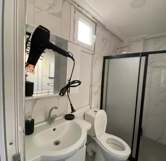 Yeldeği̇rmeni̇ Otel