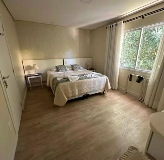 هاستل Pousada Quinta Dos Medeiros Canela E Ipê Amarelo Gramado