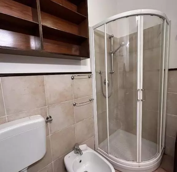 تختخواب و صبحانه Dall’antiquario