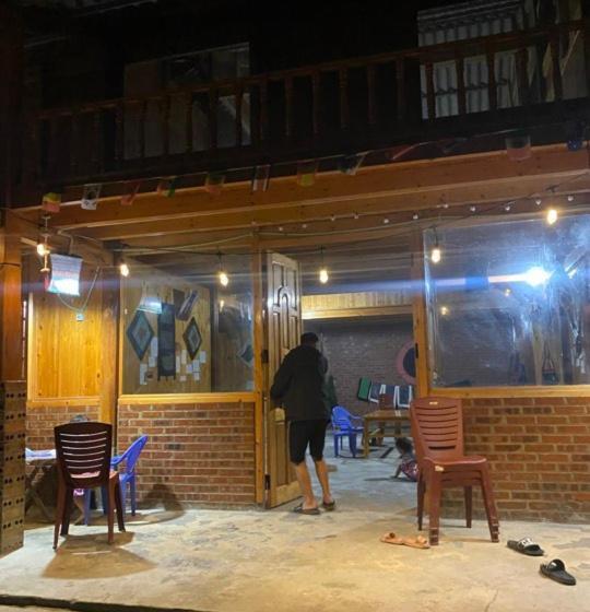 تختخواب و صبحانه Mountain Valley Local Homestay