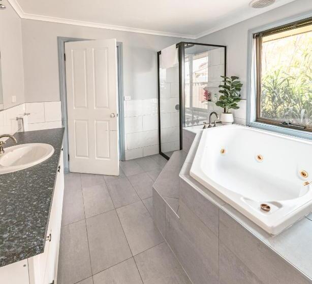 住宿加早餐 Spacious Coastal Gem