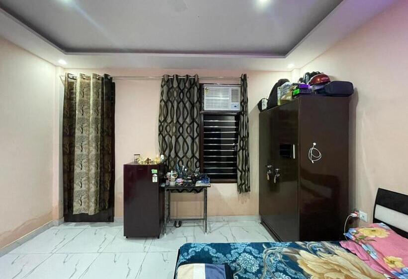 هتل Chirayu Estate