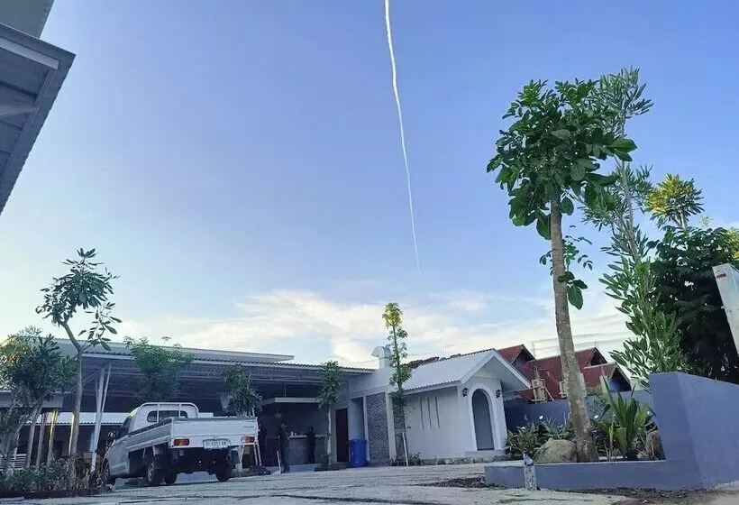 ホテル Maluk Stay