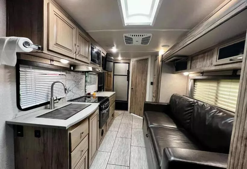 Hotelli Mineral River Eco Village