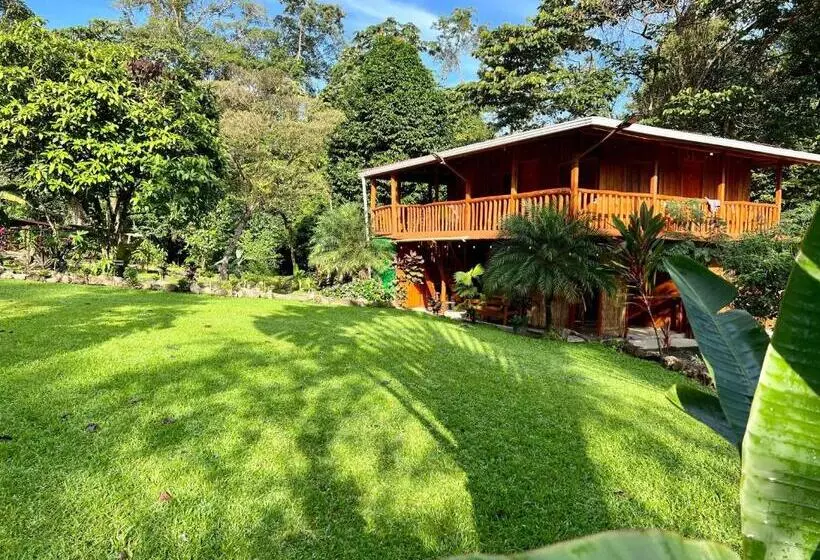 Hotelli Mineral River Eco Village