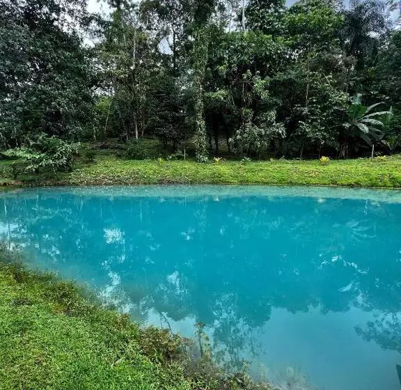 Hotelli Mineral River Eco Village