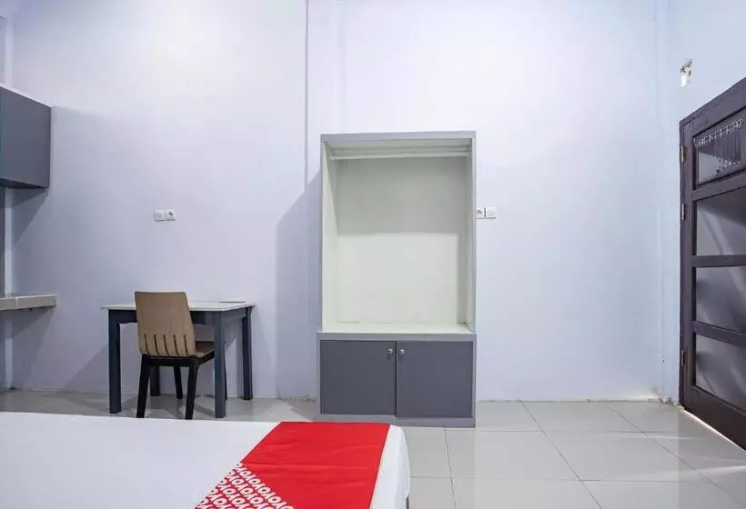 هتل Oyo 93476 Owo Guest House Syariah