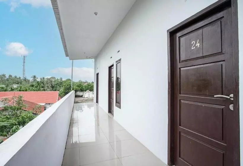 هتل Oyo 93476 Owo Guest House Syariah