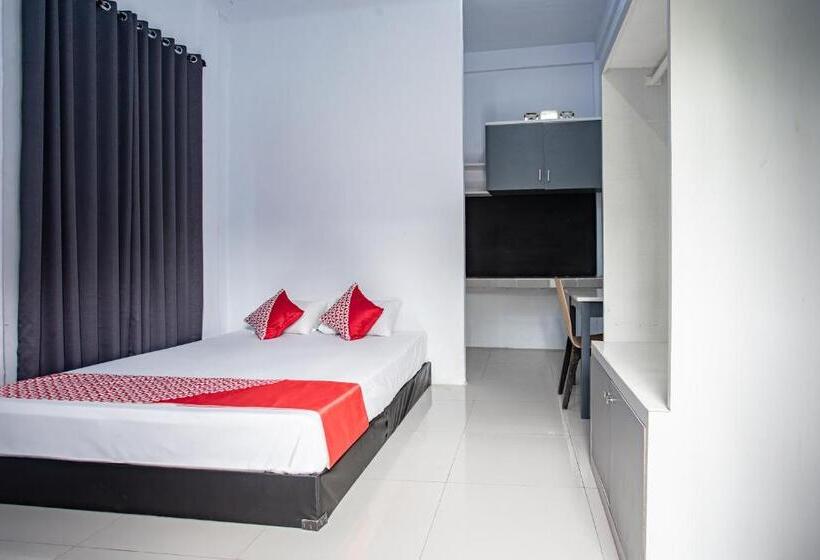 Hotel Oyo 93476 Owo Guest House Syariah