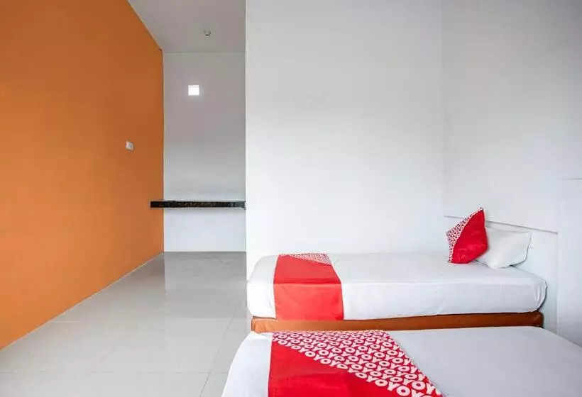 هتل Oyo 93476 Owo Guest House Syariah